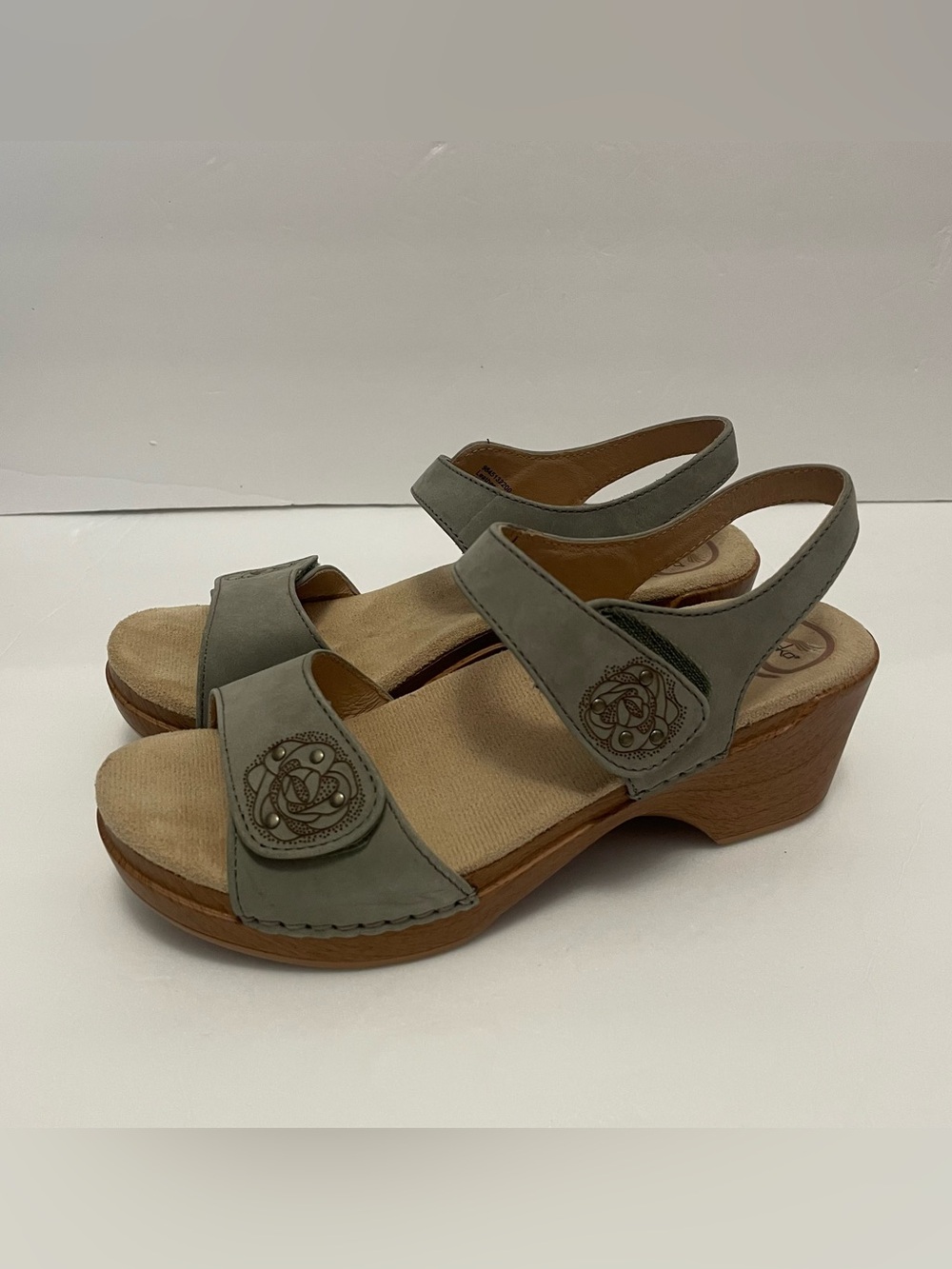 Womens Dansko Sonnet Floral Embossed Leather Heeled Sandals SZ EU 38 US 7.5